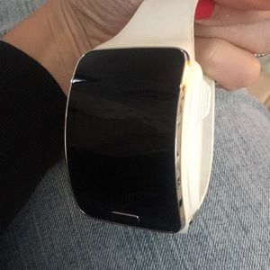 Samsung Gear S smartwatch